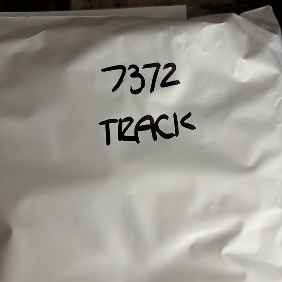 Tracksmith New York Long Sleeve Shirt Men Small Mesh‎ 2024 Marathon NYC Orange - Picture 12 of 12